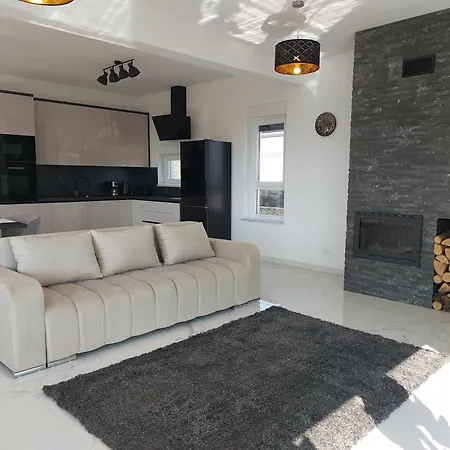 House Patrick With Pool, Jacuzzi And Sauna