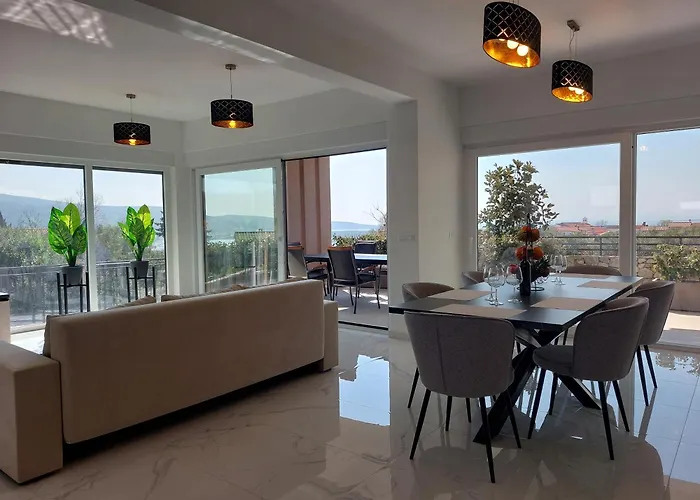 Patrick With Sea View 别墅