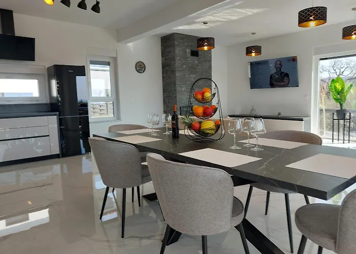 Patrick With Sea View Kornić