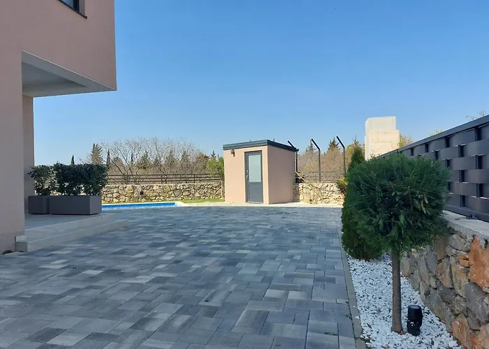 Patrick With Sea View