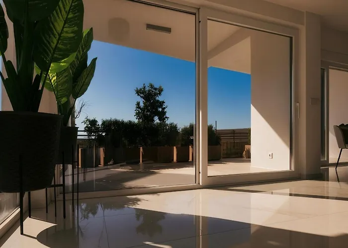 Patrick With Sea View Kornić