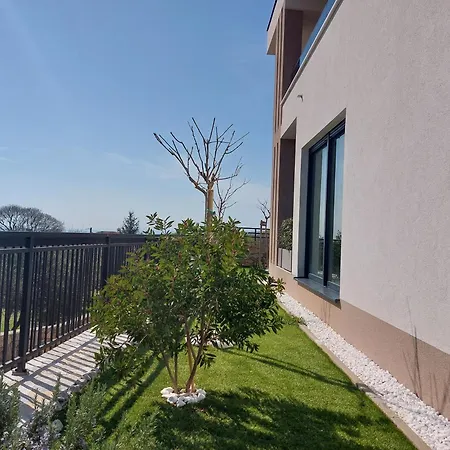 House Patrick With Pool, Jacuzzi And Sauna Вилла