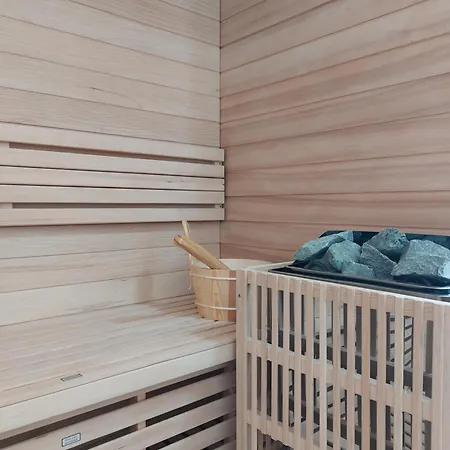 Vilă House Patrick With Pool, Jacuzzi And Sauna