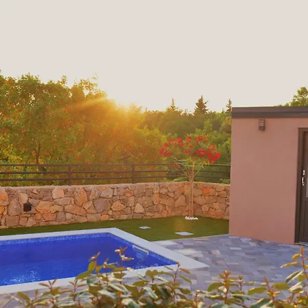 Вилла House Patrick With Pool, Jacuzzi And Sauna Корнич